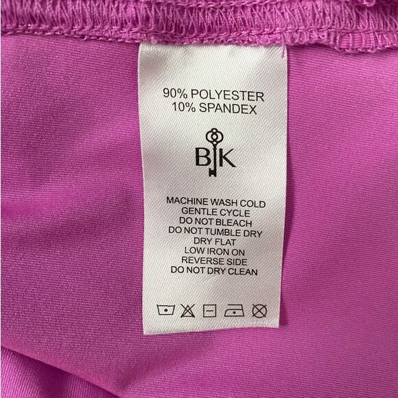 BELYN KEY White Iris Black Colorblock Sleeveless Golf Shirt - Iris M - Picture 5 of 10